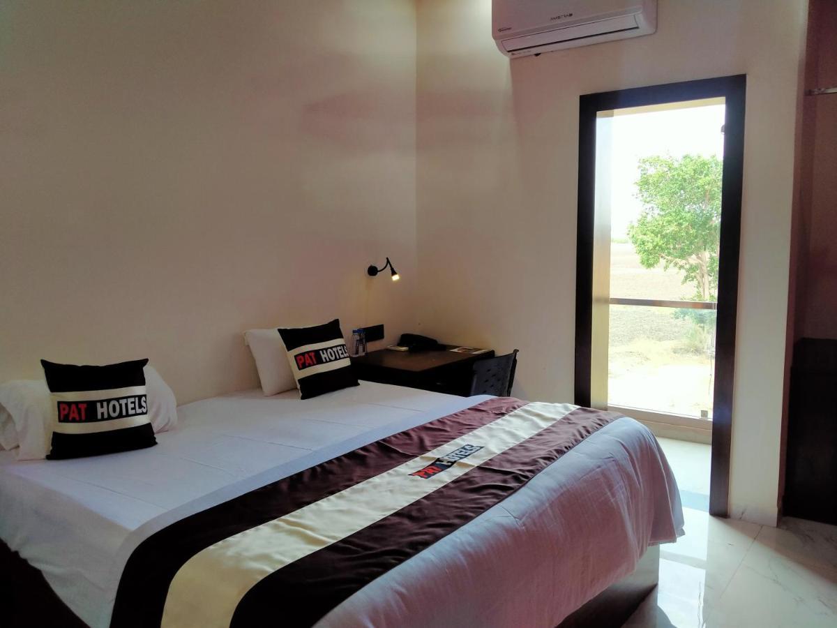 Pat Hotels Indore Exterior foto